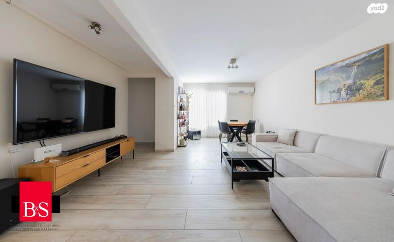 שדרות גולדה מאיר 13