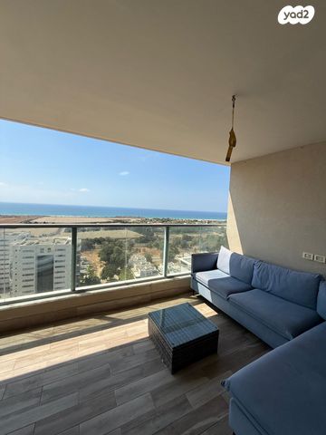 דירה, גלי כרמל, טירת כרמל