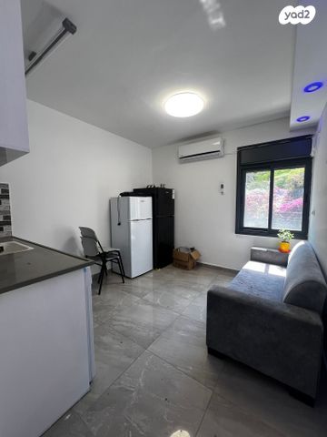 דירה, שדרות אליהו גולומב 17, הדר עליון, חיפה