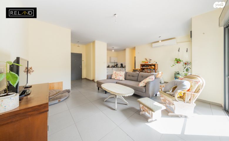 דירת גן, מרכז פרדס חנה, פרדס חנה כרכור