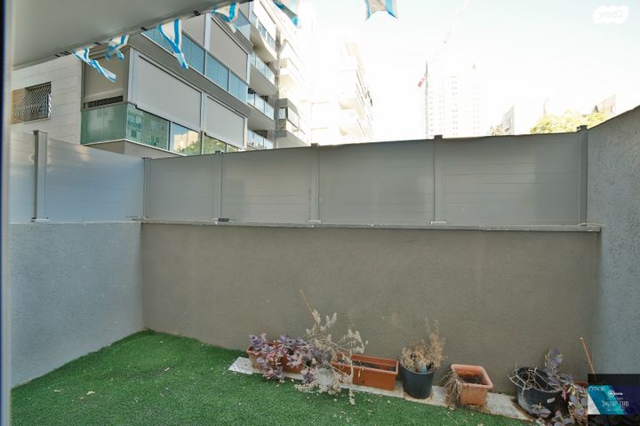 דירת גן, דקר, קרית שרת מערב, חולון