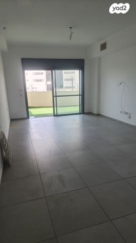 דירת גן, אלמוג 8, גלי כרמל, טירת כרמל