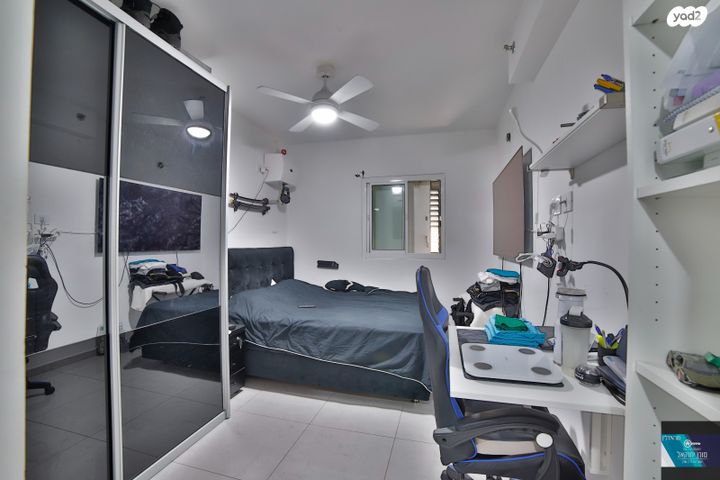 דירת גן, דקר, קרית שרת מערב, חולון