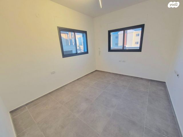 דו משפחתי, חורשת האקליפטוס 103, אדמית / יערית, שלומי