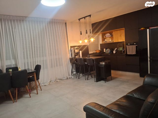 האדמו"ר מבעלזא 19