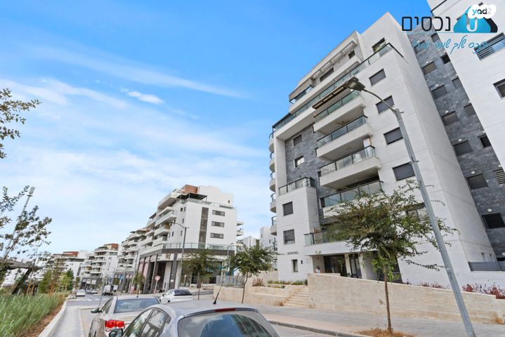 דירה, חיים ויצמן, מורשת, מודיעין מכבים רעות