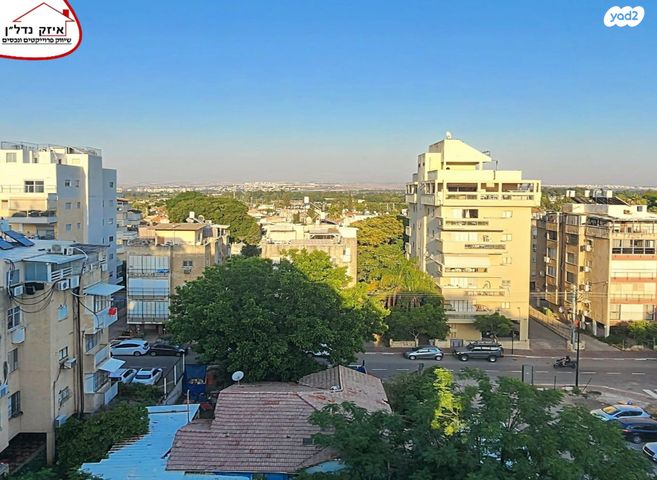 גג/ פנטהאוז, נחמיה עמינוח, פתח תקווה