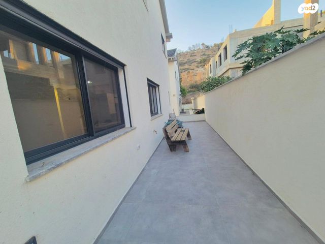 דו משפחתי, חורשת האקליפטוס 103, אדמית / יערית, שלומי