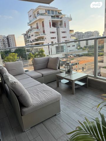 דירה, רחבעם זאבי, גליל ים (מתחם הכוכבים), הרצליה