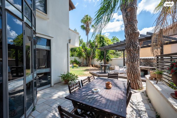 דו משפחתי, נווה הברון, זכרון יעקב