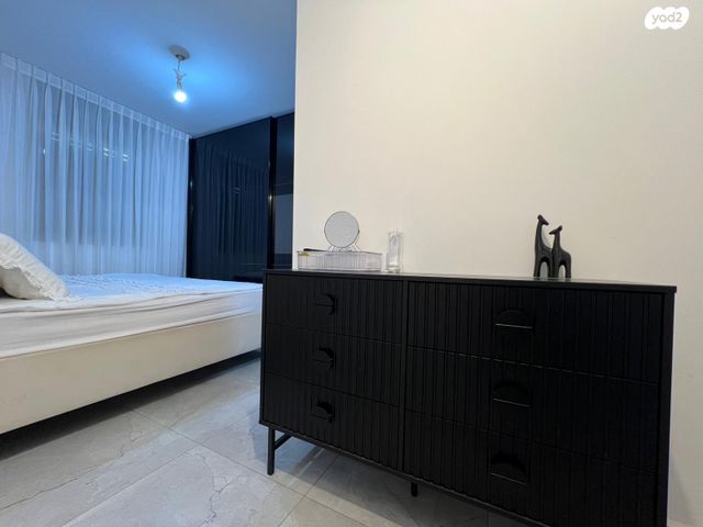 דירה, יוסף אבו, נתיבות מערב, נתיבות