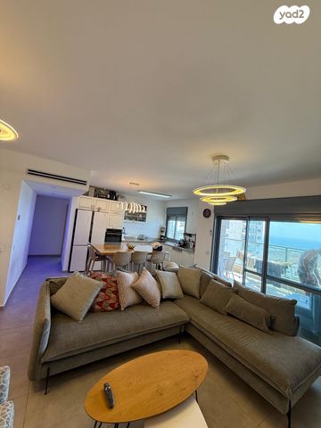 דירה, גלי כרמל, טירת כרמל