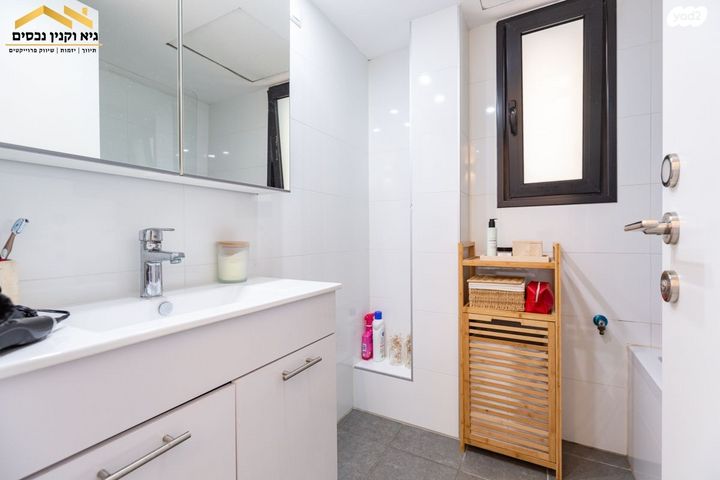 דירה, רחל המשוררת 14, נאות שמיר, יבנה