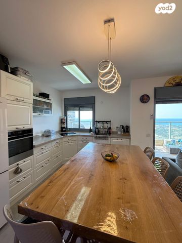 דירה, גלי כרמל, טירת כרמל