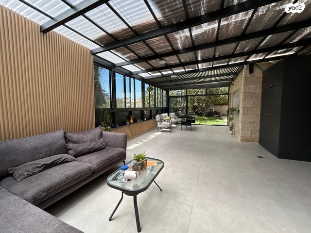 דירת גן, מעוז ציון א', מבשרת ציון