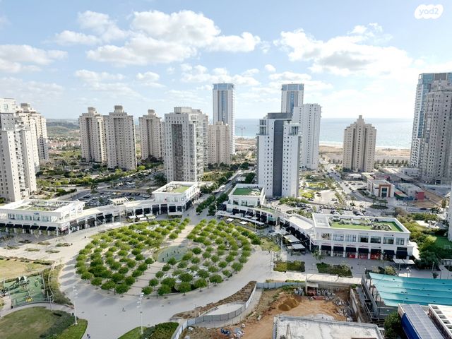 דירה, אריק לביא, נתניה