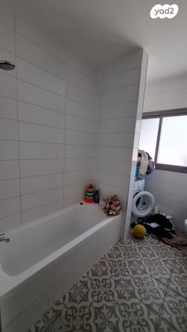 דירה, מעפילי אגוז 40, נווה חן, תל אביב יפו