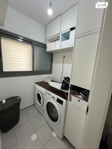 דירה, יוסף אבו, נתיבות מערב, נתיבות