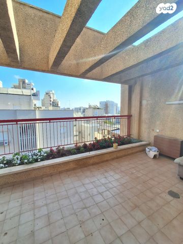 דירה, אריה בן אליעזר, נווה יהושע, ערמונים, רמת גן