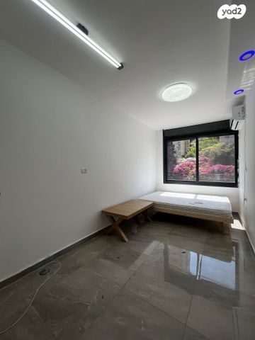 דירה, שדרות אליהו גולומב 17, הדר עליון, חיפה