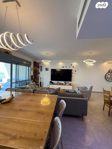 דירה, גלי כרמל, טירת כרמל