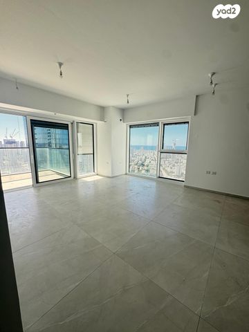 דירה, אריאל שרון 10, סיטי, גבעתיים