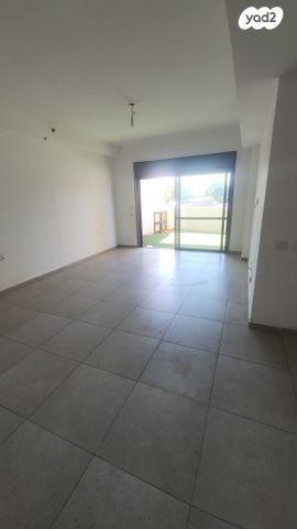 דירת גן, אלמוג 8, גלי כרמל, טירת כרמל