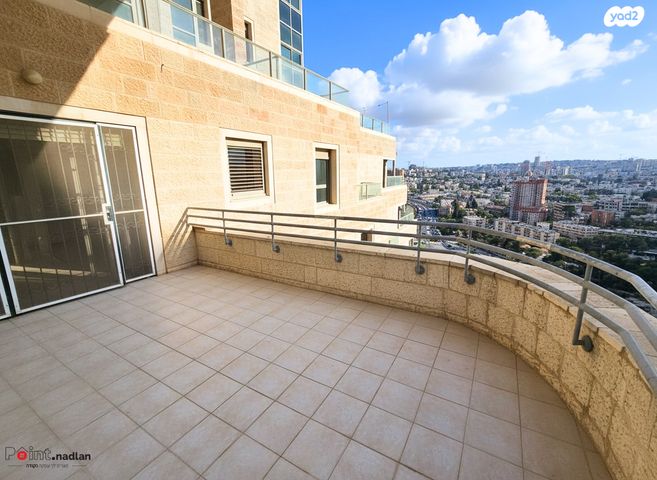 דירה, אברהם פררה, הולילנד, ירושלים