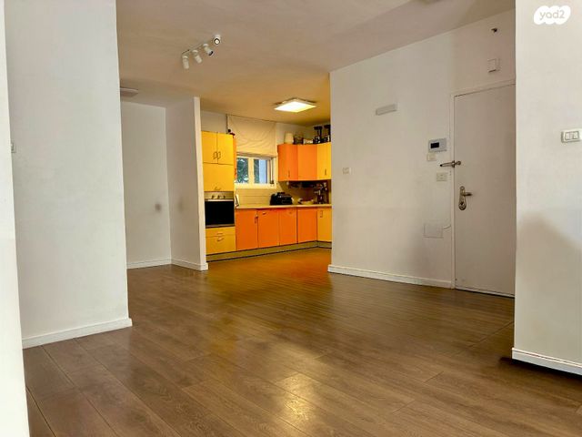 דירה, מכבי, רעננה