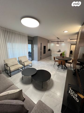 דירה, יוסף אבו, נתיבות מערב, נתיבות