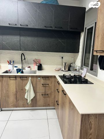 דירה, הדרור, נאות בן גוריון, יבנה