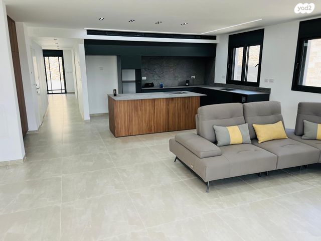 גג/ פנטהאוז, מעלות תרשיחא