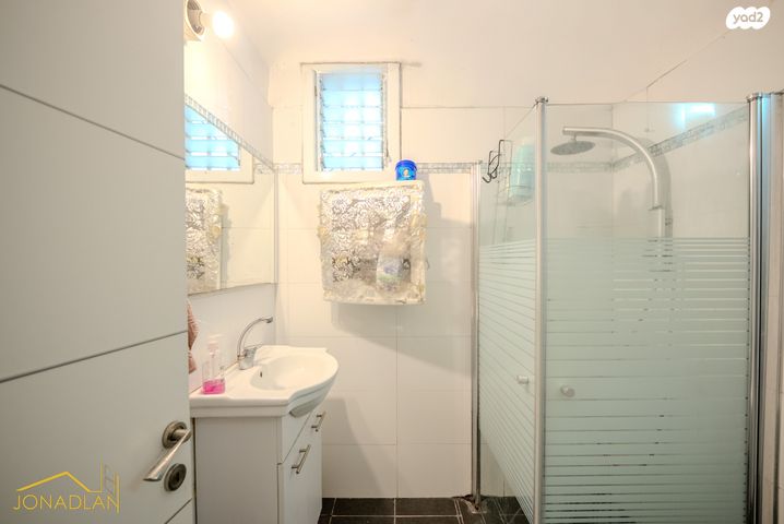 דירה, האם 13, רמת גן