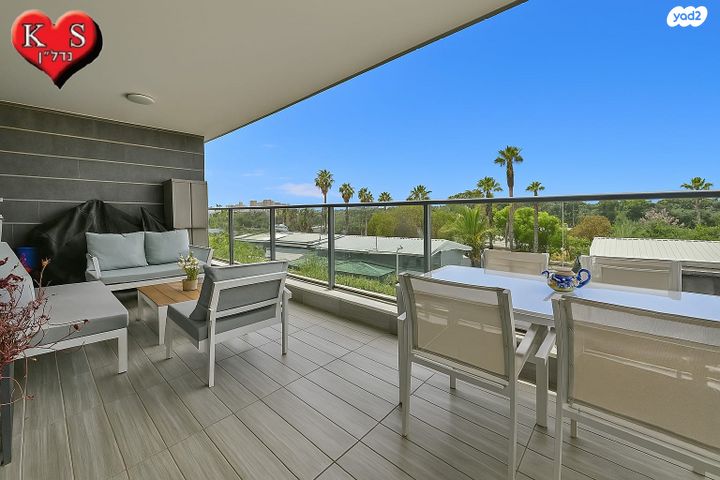 דירה, מיכאל סיטרמן, נחלת יהודה, ראשון לציון