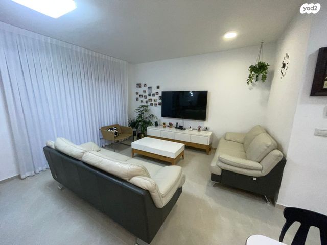 דירה, יוסי בנאי, רמלה