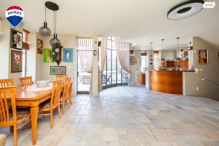 דו משפחתי, נווה הברון, זכרון יעקב