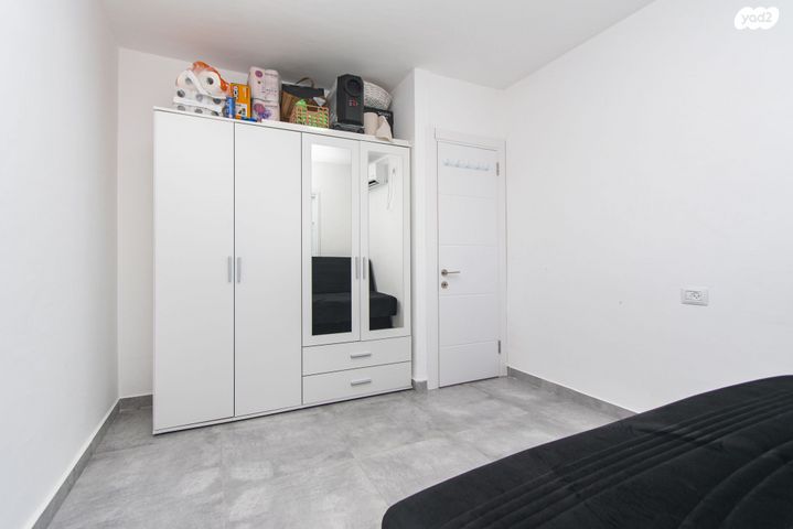 דירה, חיים חורי, אופקים