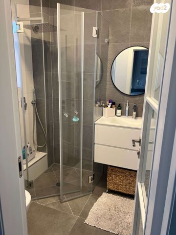 דירה, רחבעם זאבי, גליל ים (מתחם הכוכבים), הרצליה