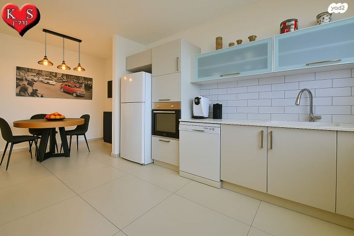 דירה, מיכאל סיטרמן, נחלת יהודה, ראשון לציון