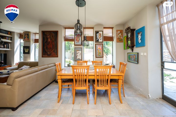 דו משפחתי, נווה הברון, זכרון יעקב