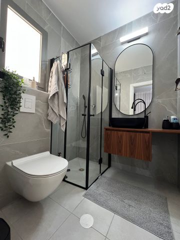 דירה, יוסף אבו, נתיבות מערב, נתיבות