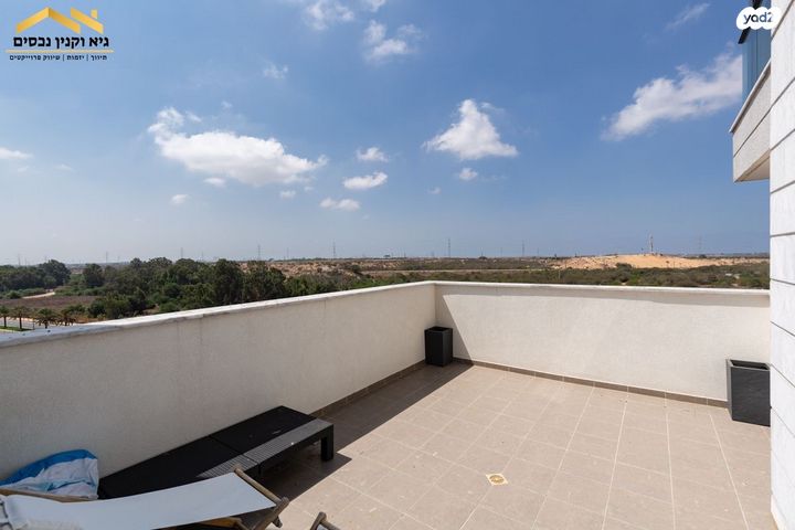 דירה, רחל המשוררת 14, נאות שמיר, יבנה