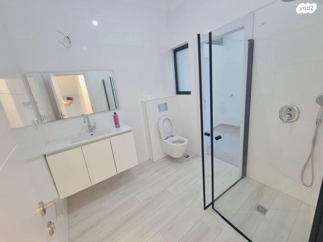 דו משפחתי, חורשת האקליפטוס 103, אדמית / יערית, שלומי