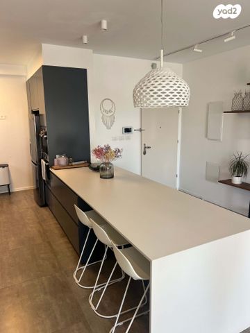 דירה, רחבעם זאבי, גליל ים (מתחם הכוכבים), הרצליה