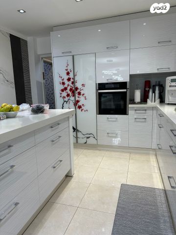 דו משפחתי, העפרוני, קרית עקרון