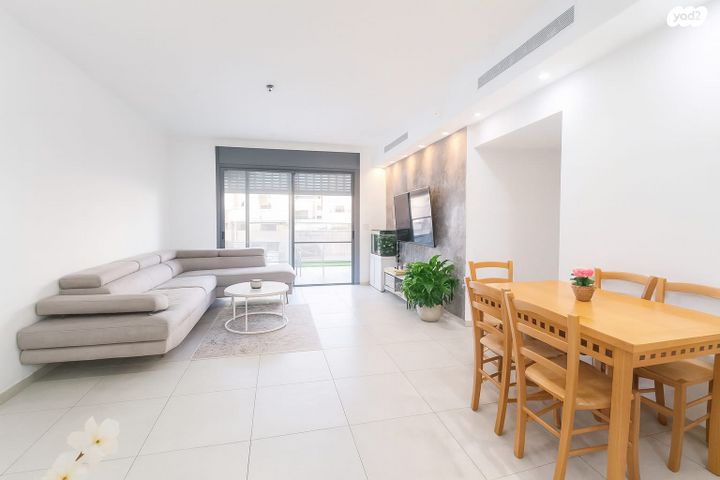 דירת גן, זית, החורש, חריש