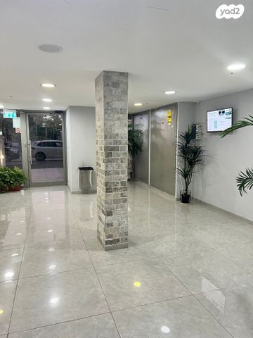 דירה, הדרור, נאות בן גוריון, יבנה