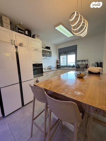 דירה, גלי כרמל, טירת כרמל