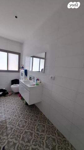 דירה, מעפילי אגוז 40, נווה חן, תל אביב יפו