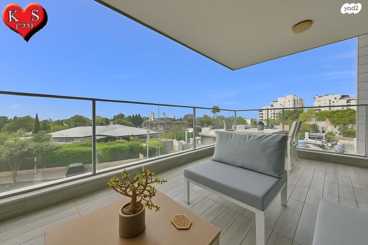 דירה, מיכאל סיטרמן, נחלת יהודה, ראשון לציון